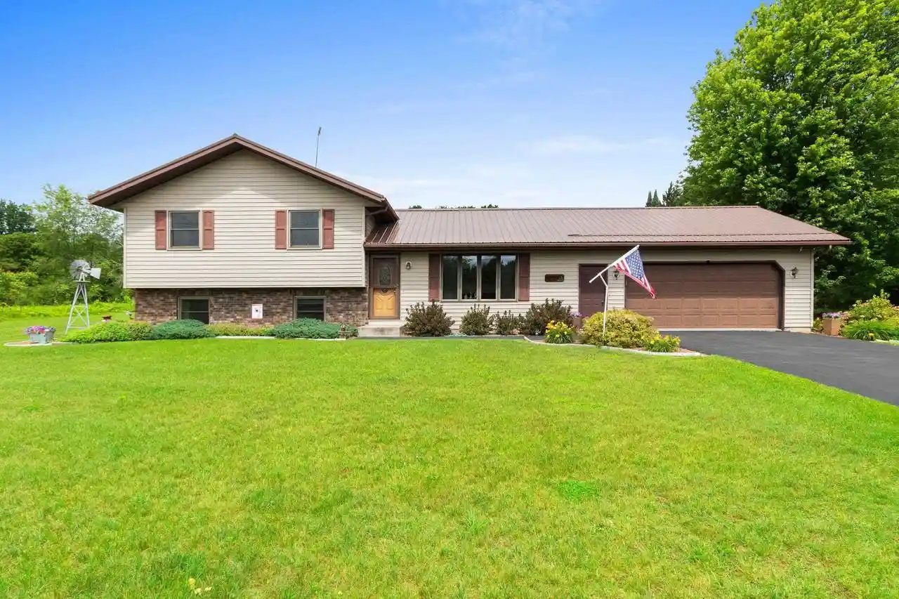 Photo 1 of Single family home for sale at W7264 Belle Plaine Avenue Avenue, Shawano, WI 54166 | MLS# 50328643 | Listing updated on 2026-07-13