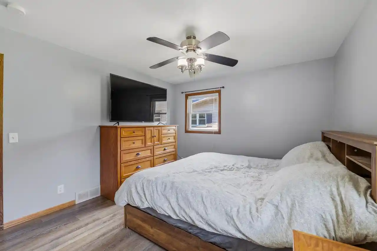 35th image of 519 Scenic Dr E Dr E, West Bend, WI 53090 | MLS# 1970423