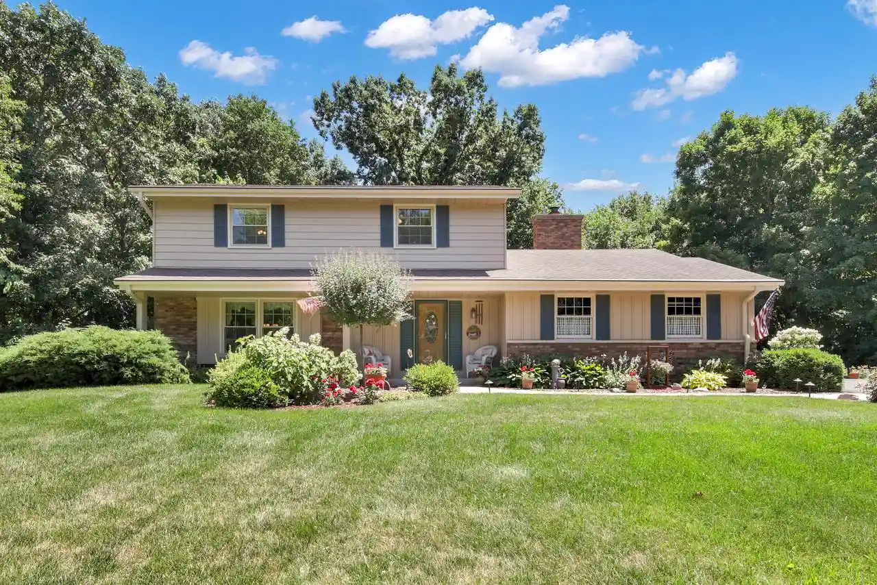 1st image of N109w20965 Mountbrooke Dr Dr, Germantown, WI 53022 | MLS# 1970425