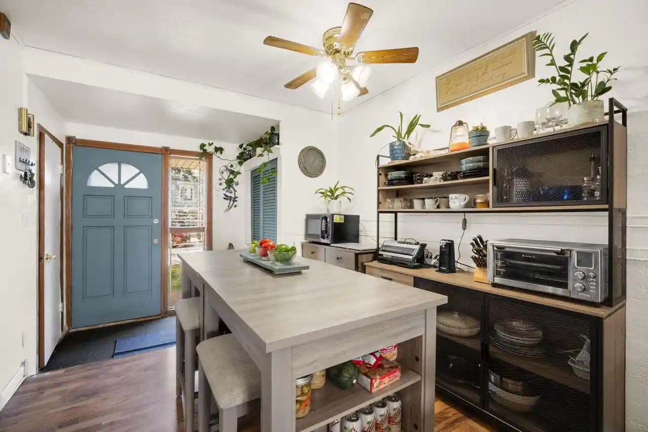 Homes for sale in South Milwaukee, WI | 3333 5th Avenue Avenue #5D, South Milwaukee, WI 53172 | MLS# 1970431