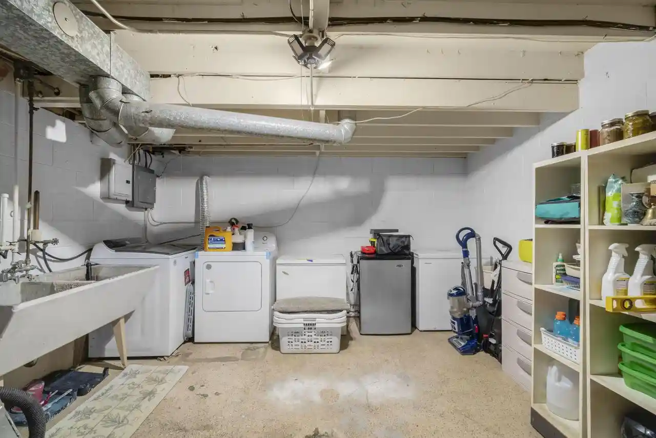 Homes for sale in South Milwaukee, WI | 3333 5th Avenue Avenue #5D, South Milwaukee, WI 53172 | MLS# 1970431