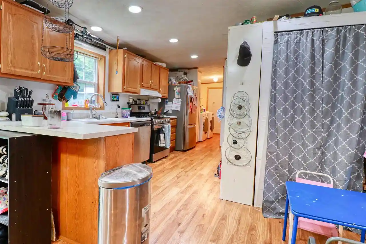 2nd image of 216 Erie Avenue Avenue, Oconto, WI 54153 | MLS# 50328650