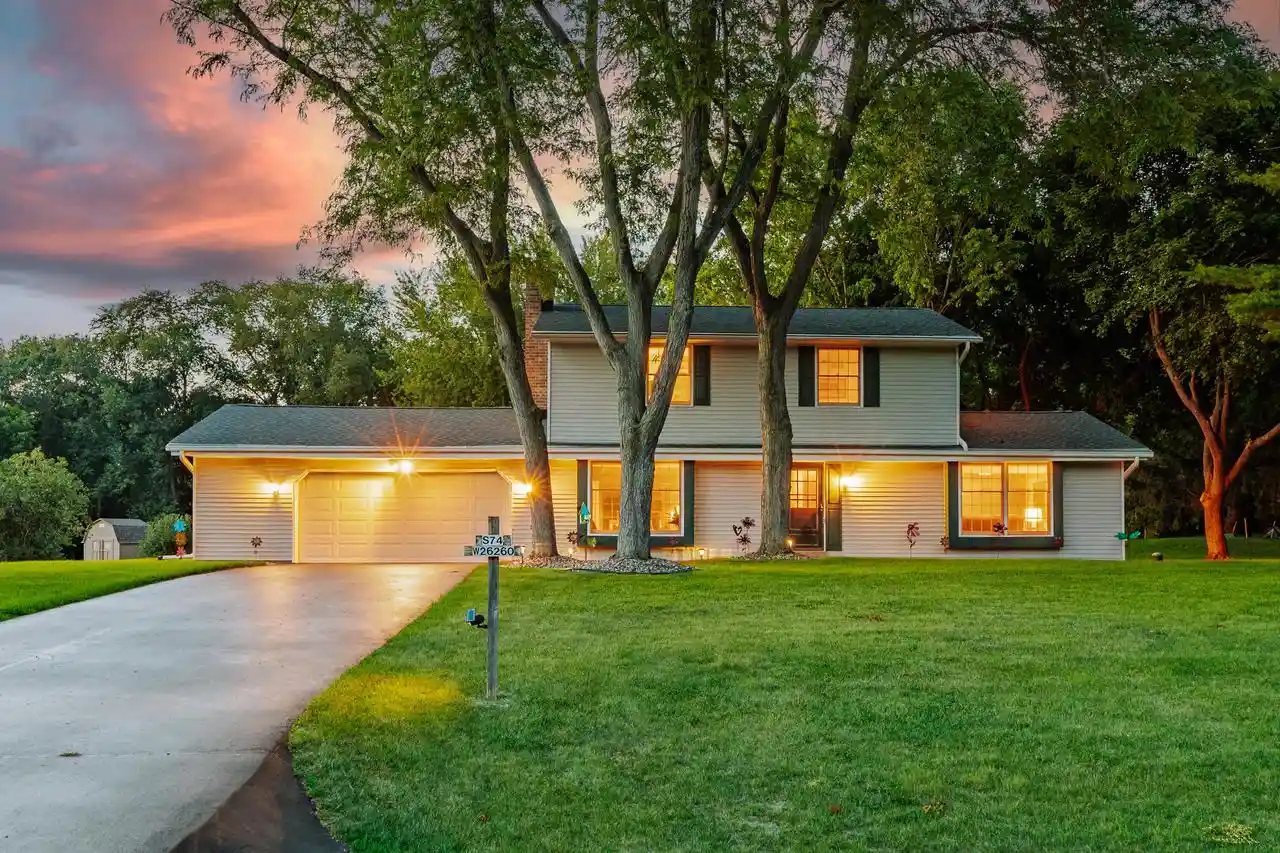 1st image of S74w26260 Green Mountain Dr Dr, Waukesha, WI 53189 | MLS# 1970436