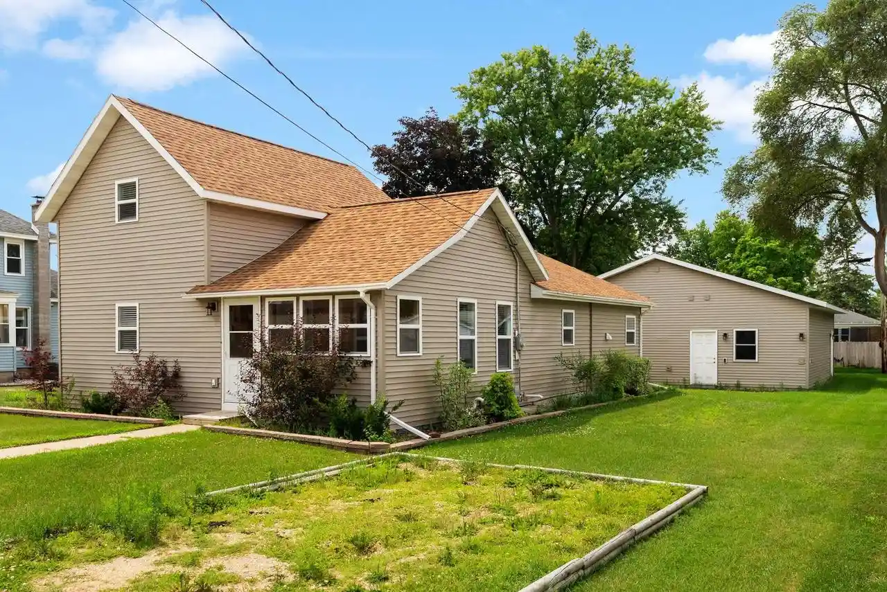 Homes for sale in Pardeeville, WI | 105 Sanborn Street Street, Pardeeville, WI 53954 | MLS# 2027487