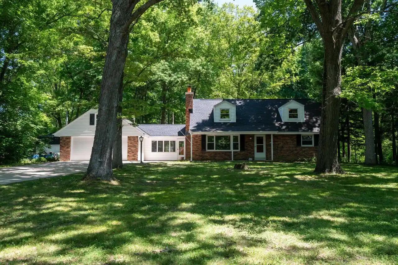 1st image of 9410 S 15th Avenue Avenue, Oak Creek, WI 53154 | MLS# 1970454