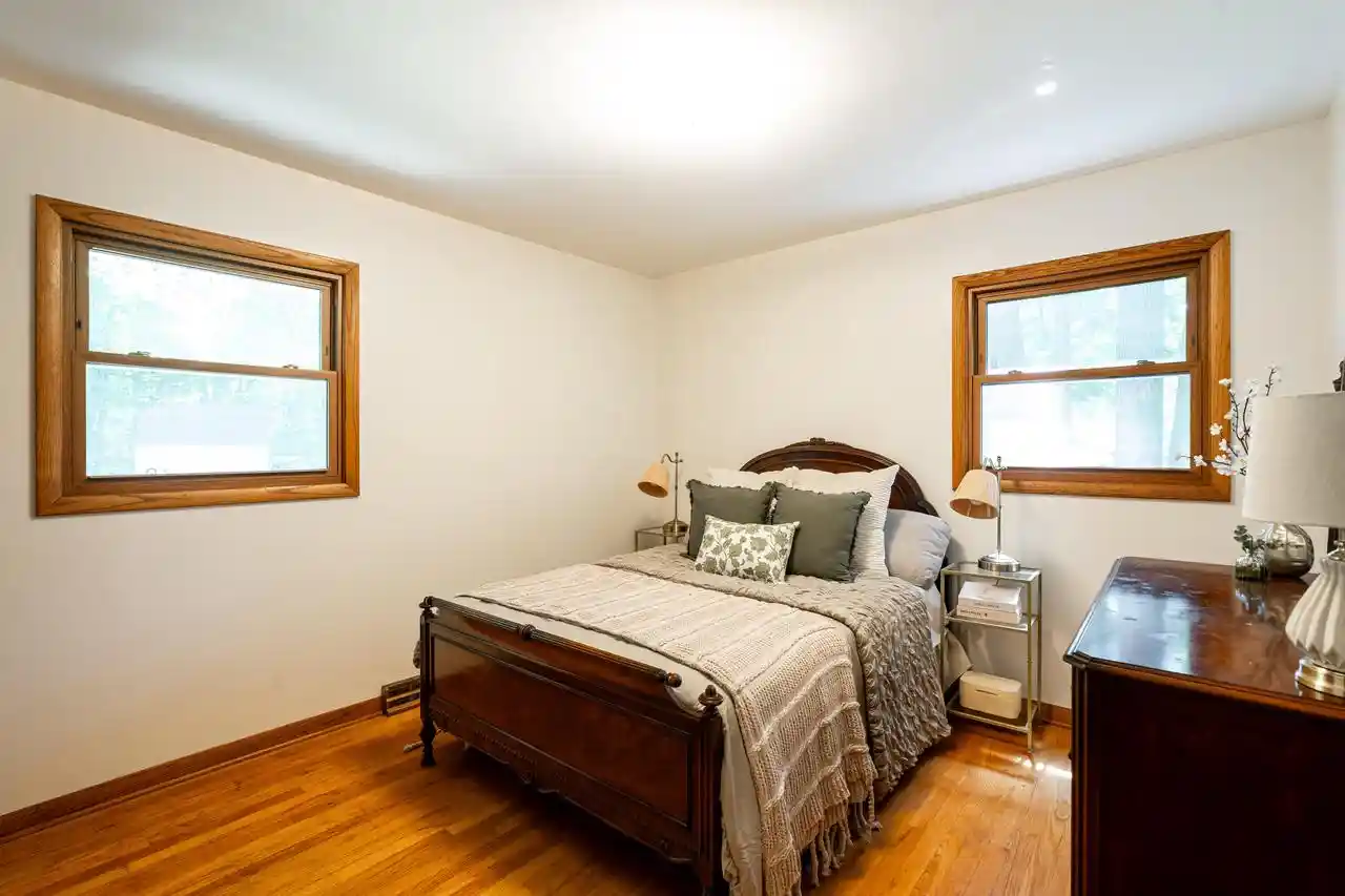 2nd image of 9410 S 15th Avenue Avenue, Oak Creek, WI 53154 | MLS# 1970454