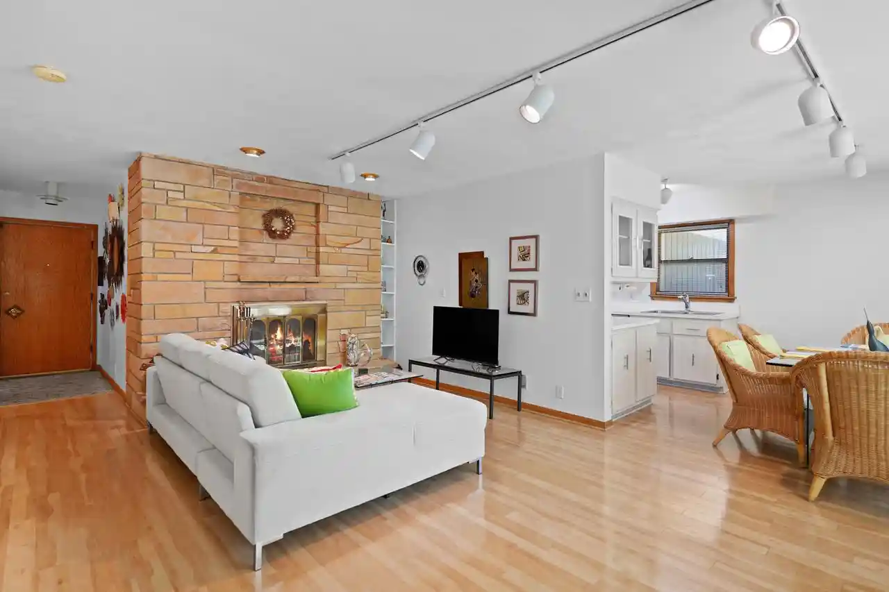 2nd image of N2472 Fisk Dr Dr, Burlington, WI 53105 | MLS# 1970456