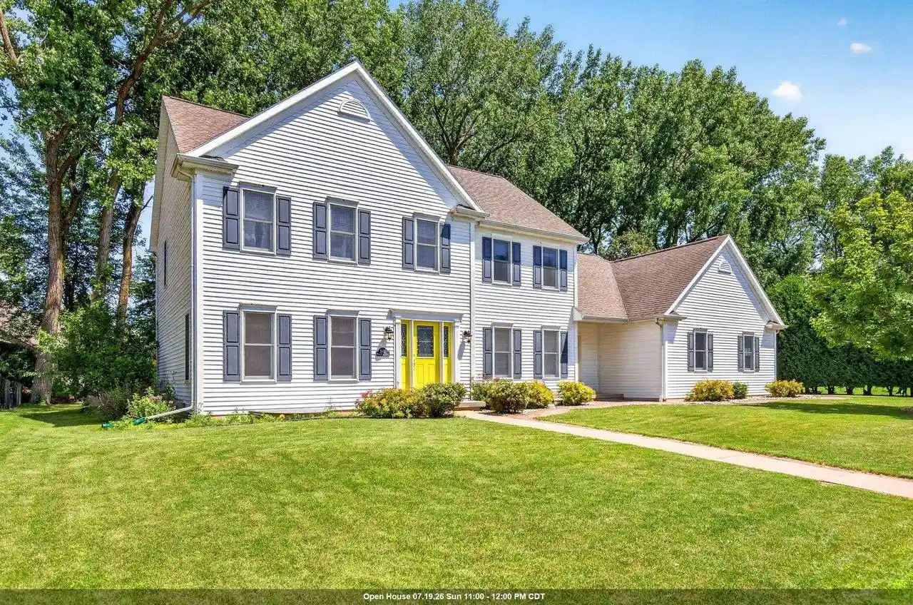 1st image of 2415 Maple Grove Dr Dr, Neenah, WI 54956 | MLS# 50328662