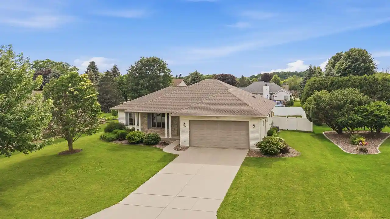 Homes for sale in Plymouth, WI | 712 Ash Circle Circle, Plymouth, WI 53073 | MLS# 1970459