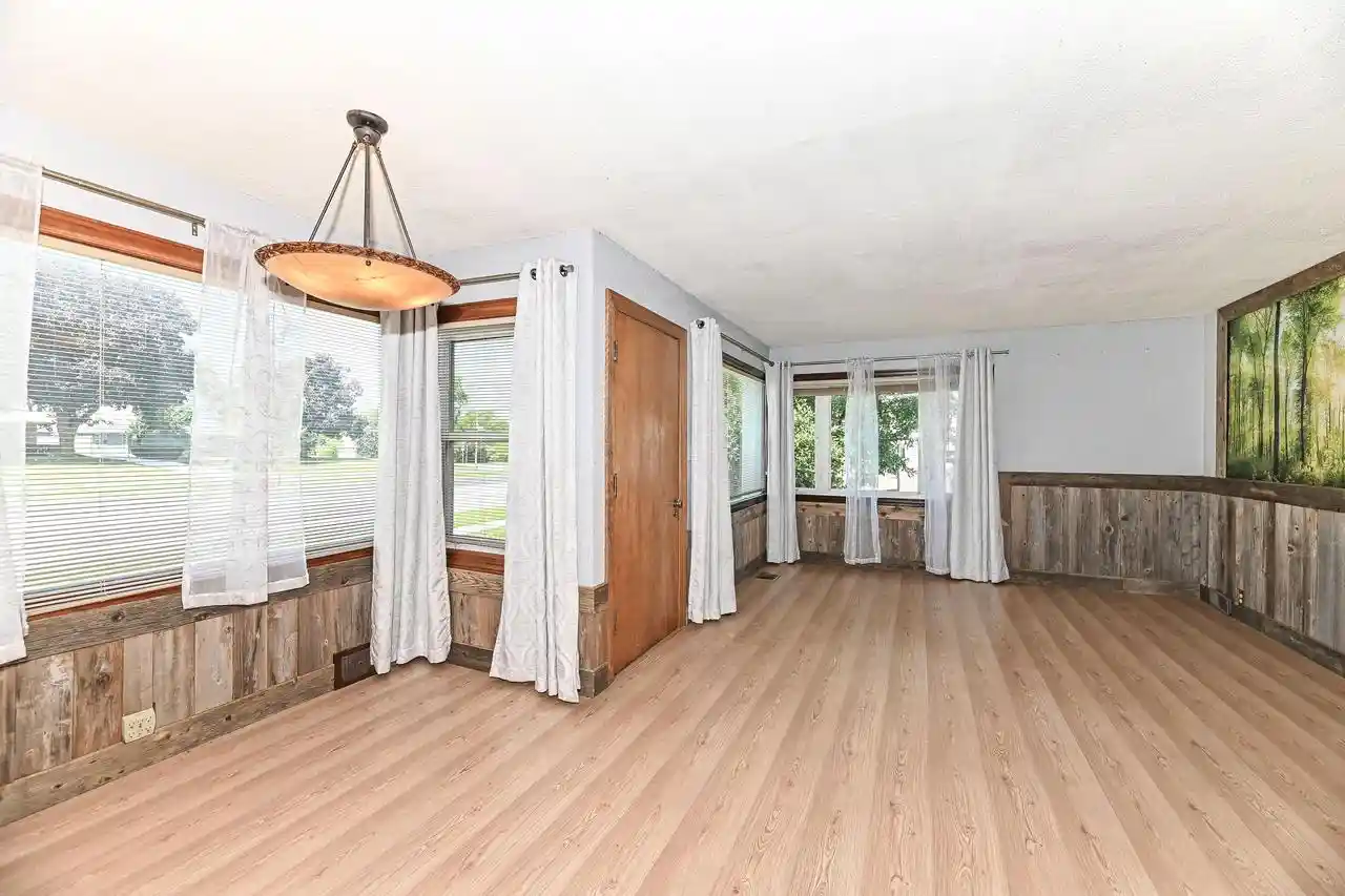 Homes for sale in Greenfield, WI | 7141 W Forest Home Avenue Avenue, Greenfield, WI 53220 | MLS# 1970466