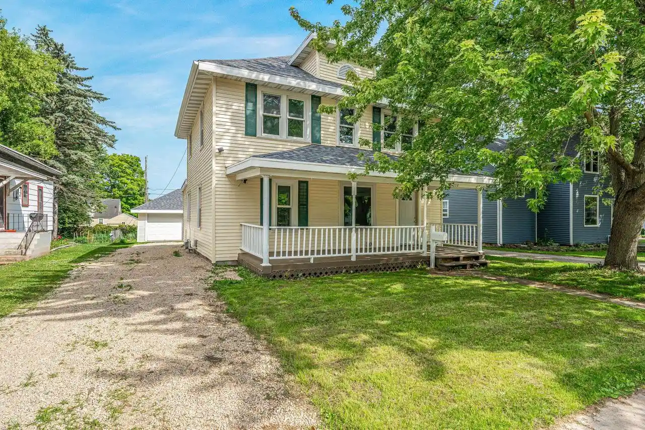 Homes for sale in Clintonville, WI | 172 N Main Street Street, Clintonville, WI 54929 | MLS# 50328677