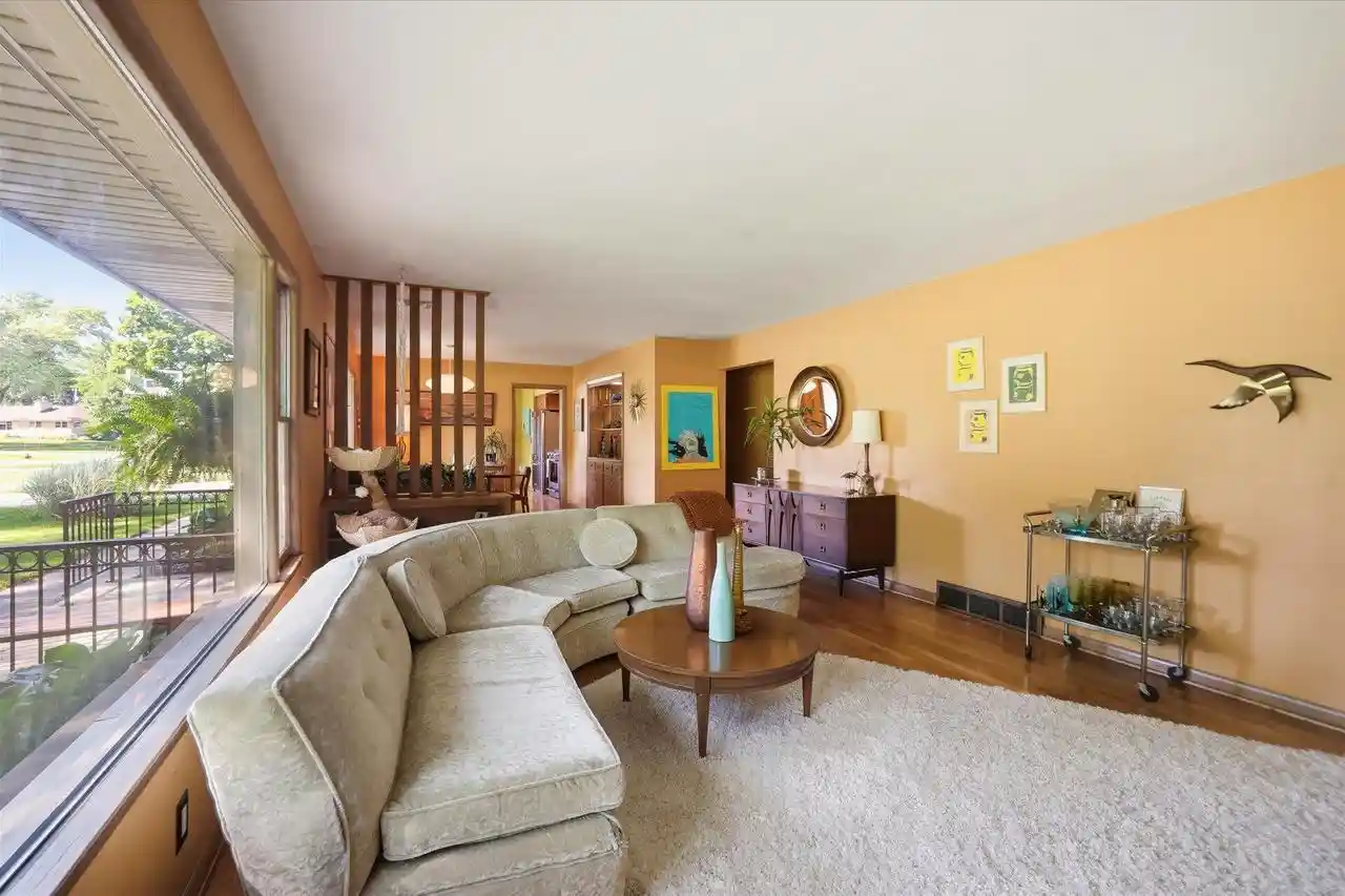 2nd image of 3280 San Marcos Dr Dr, Brookfield, WI 53005 | MLS# 1970485