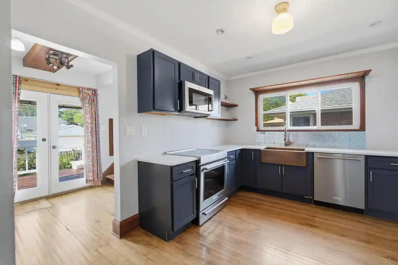 3rd image of 3812 E Carpenter Avenue Avenue, Cudahy, WI 53110 | MLS# 1970491