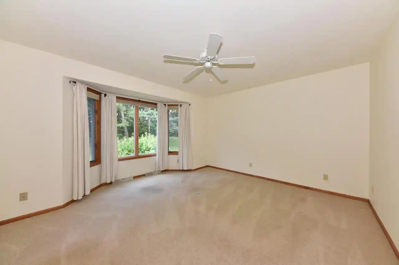 4th image of 1322 Hidden Fields Dr Dr, West Bend, WI 53095 | MLS# 1970494