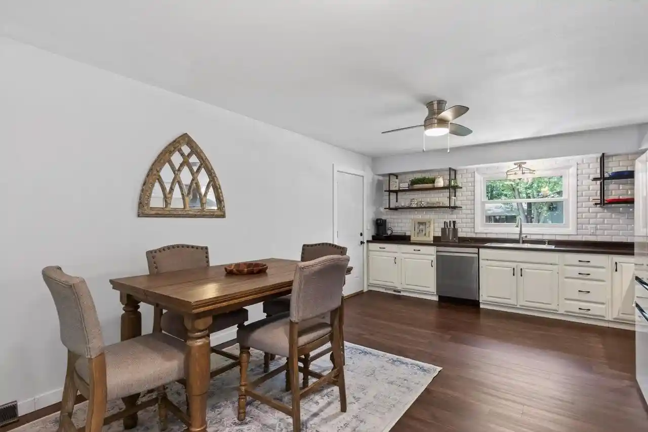 2nd image of 520 Brentwood Dr Dr, Wisconsin Rapids, WI 54494 | MLS# 22603128