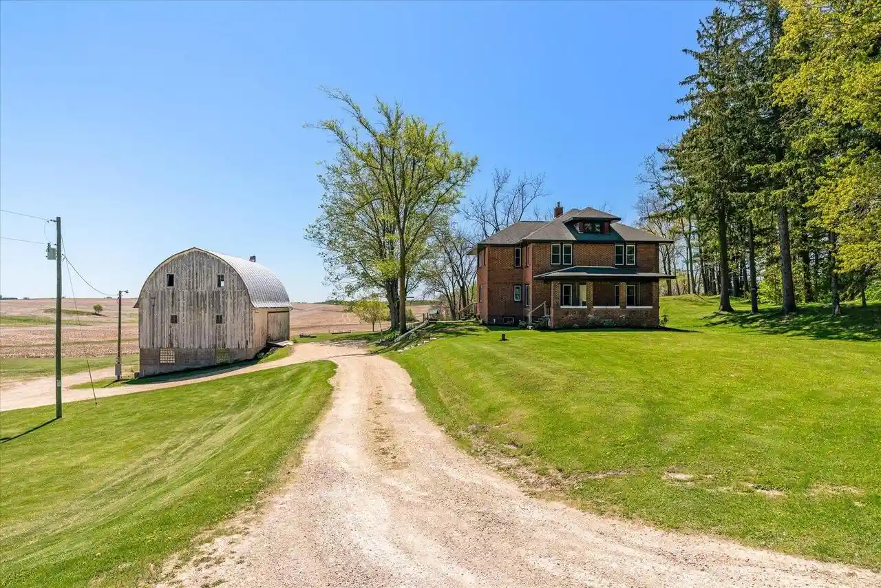 Homes for sale in Viroqua, WI | E7155 Traastad Road Road, Viroqua, WI 54665 | MLS# 1970498