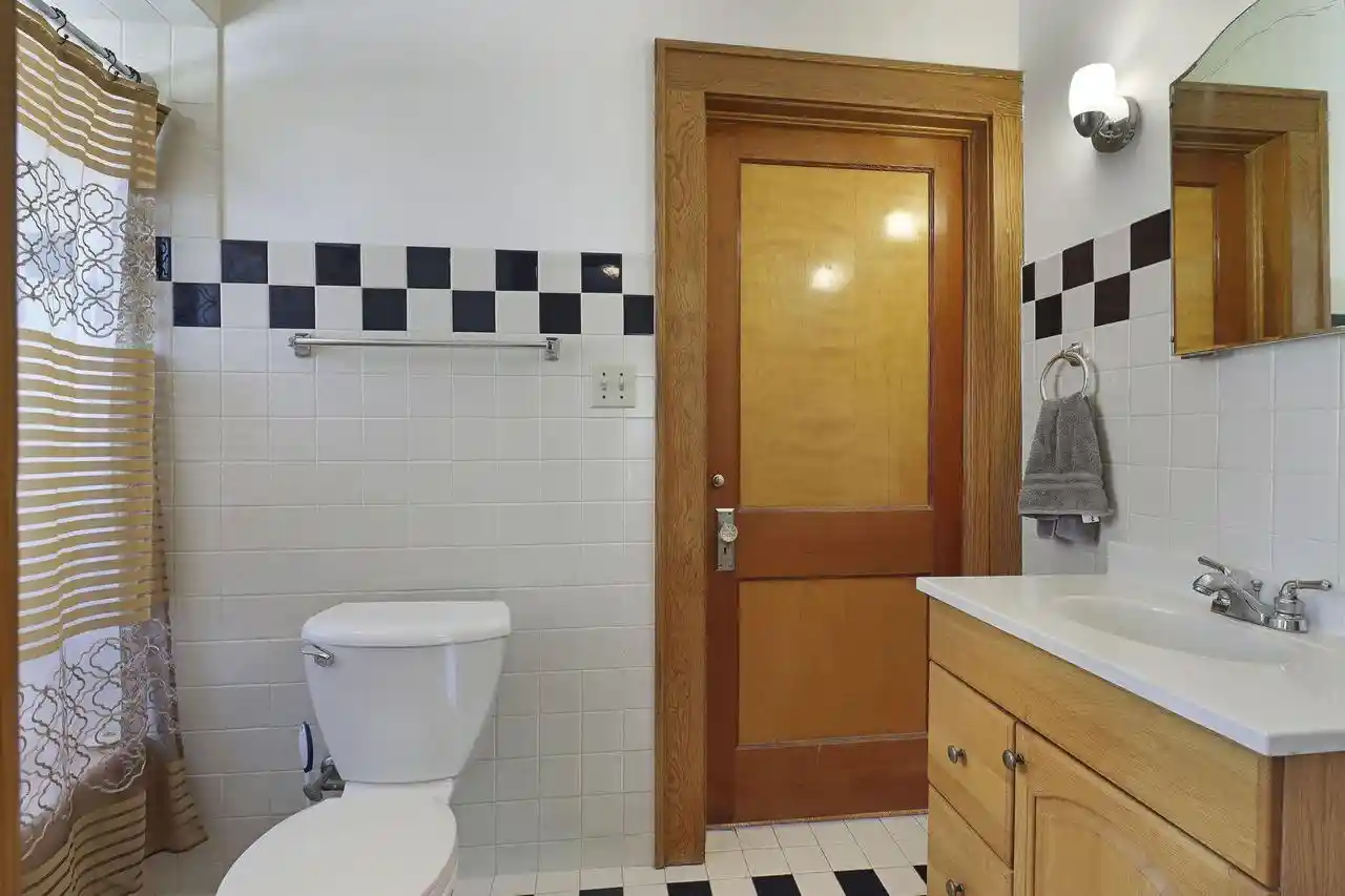 4th image of 5622 37Th Avenue Avenue, Kenosha, WI 53144 | MLS# 1970503