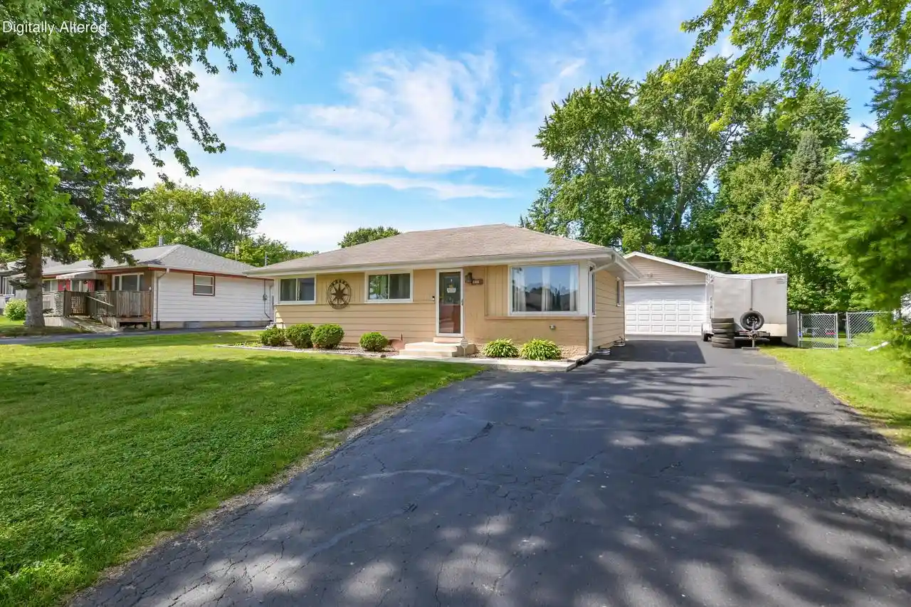 Homes for sale in Racine, WI | 2526 Indian Trail Trail, Racine, WI 53402 | MLS# 1970519