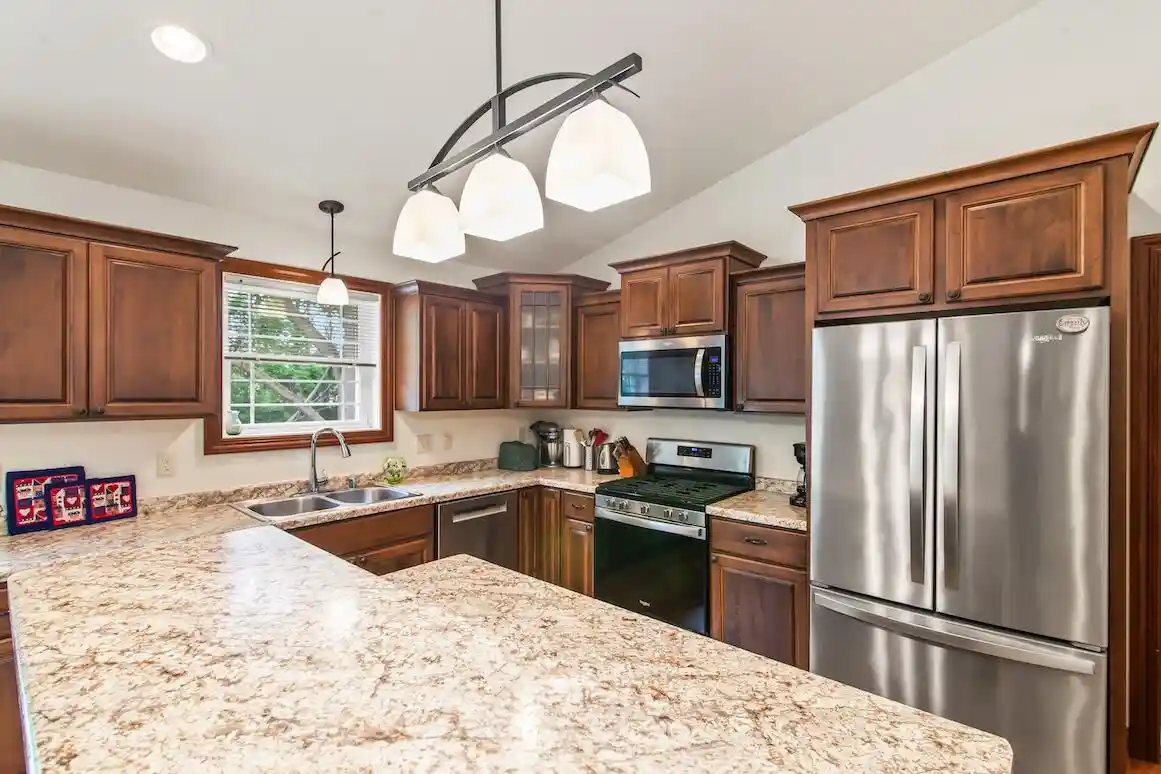 Homes for sale in Hartford, WI | 869 Spruce Street Street, Hartford, WI 53027 | MLS# 1970550
