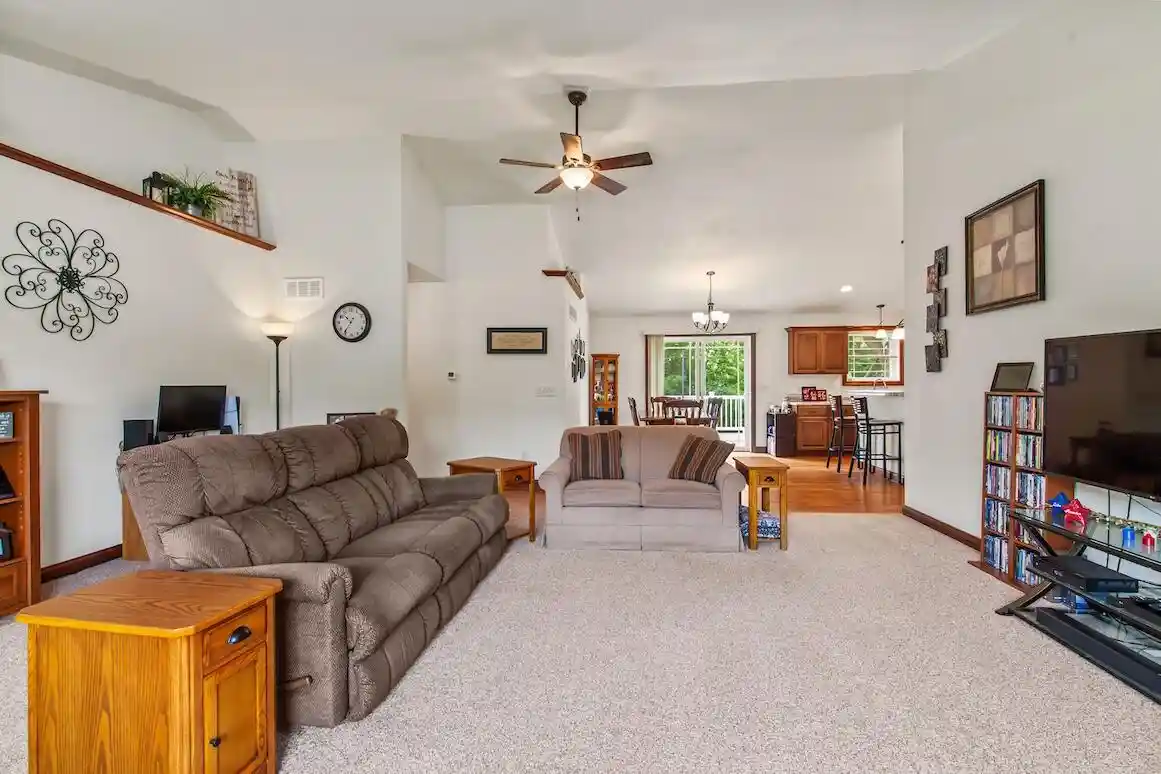 Homes for sale in Hartford, WI | 869 Spruce Street Street, Hartford, WI 53027 | MLS# 1970550