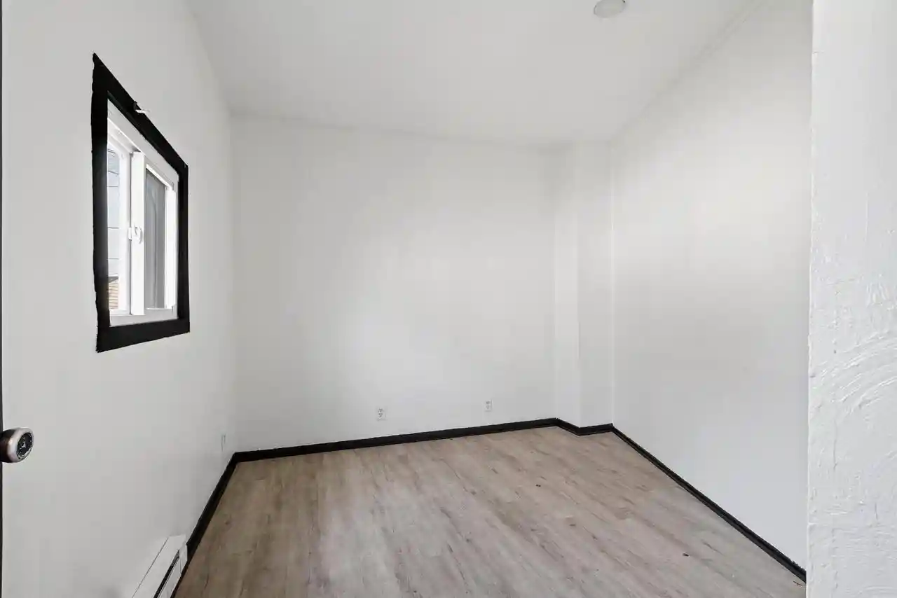 2nd image of 1207 S Broadway Street Street, Green Bay, WI 54304 | MLS# 50328713