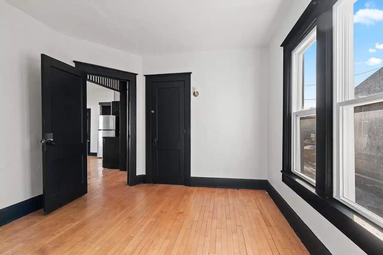 5th image of 1207 S Broadway Street Street, Green Bay, WI 54304 | MLS# 50328713
