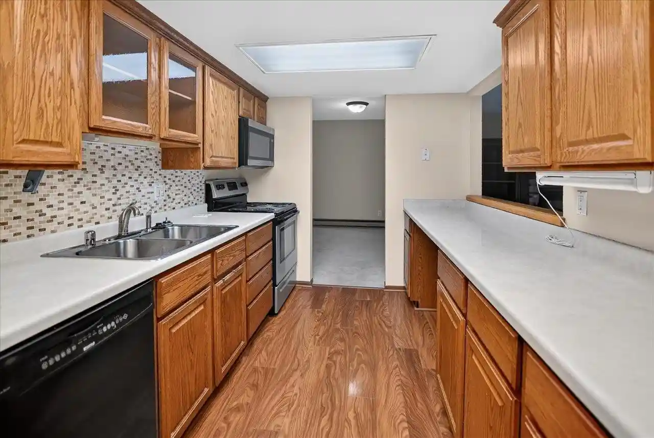 3rd image of 325 S Yellowstone Dr Dr #227, Madison, WI 53705 | MLS# 2027555