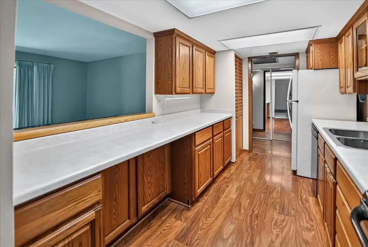 4th image of 325 S Yellowstone Dr Dr #227, Madison, WI 53705 | MLS# 2027555