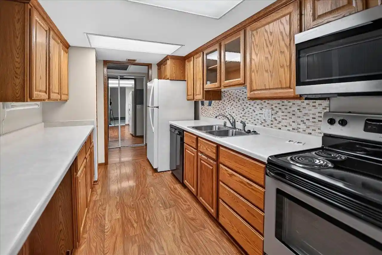 5th image of 325 S Yellowstone Dr Dr #227, Madison, WI 53705 | MLS# 2027555