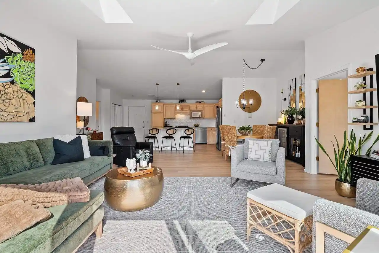 Listing Photo 5 - Condo for sale in building located at 1600 Rustic Oaks Cir Cir, Green Bay, WI 54301 - Unit #23