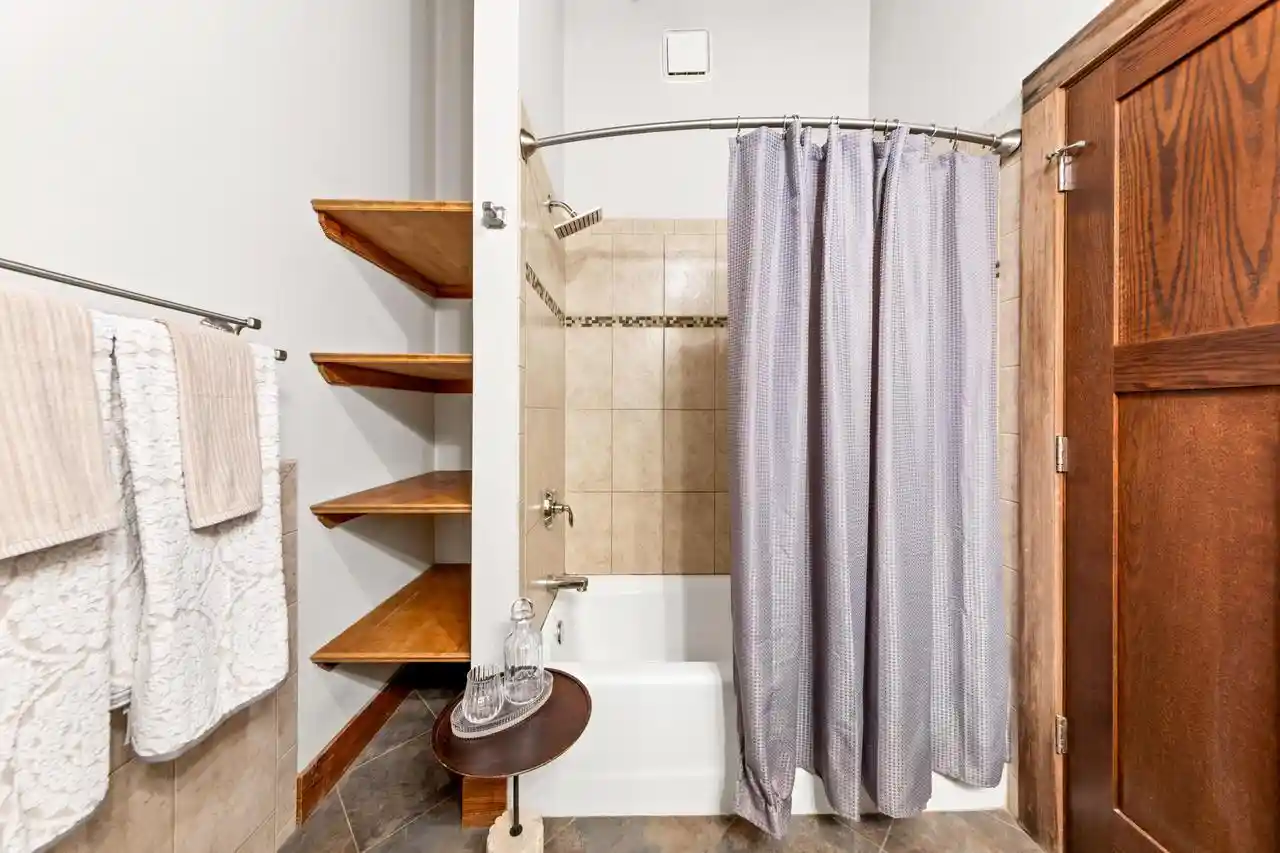 2nd image of 1818 N Water Street Street #206, Milwaukee, WI 53202 | MLS# 1970566