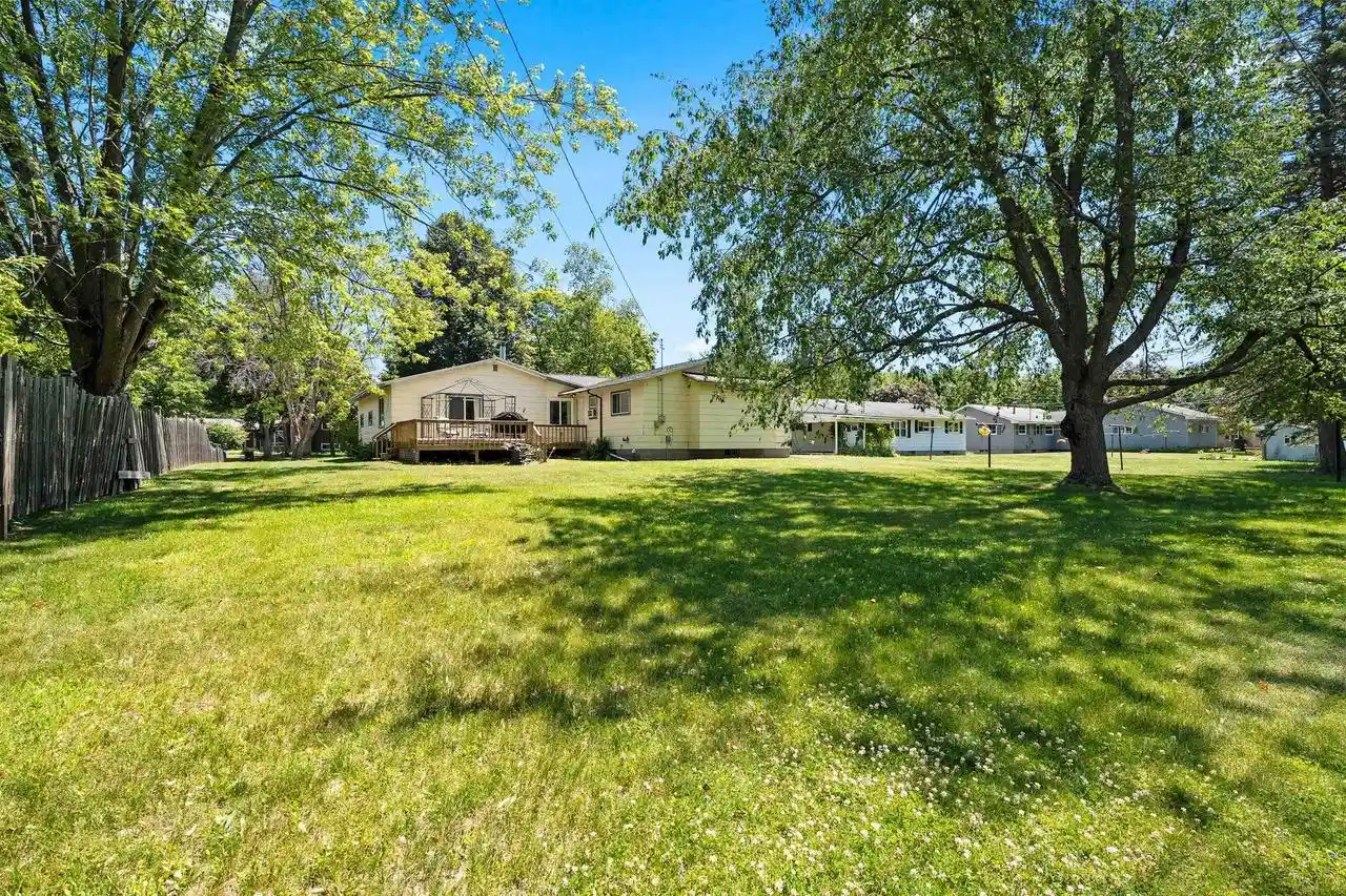 4th image of 461 Wells Avenue Avenue, Peshtigo, WI 54157 | MLS# 50328711