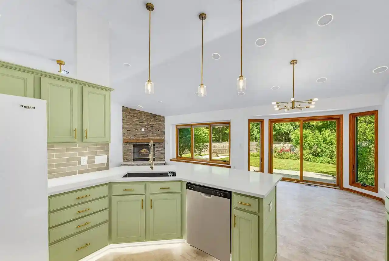 2nd image of 10063 64th Avenue Avenue, Pleasant Prairie, WI 53158 | MLS# 1970573