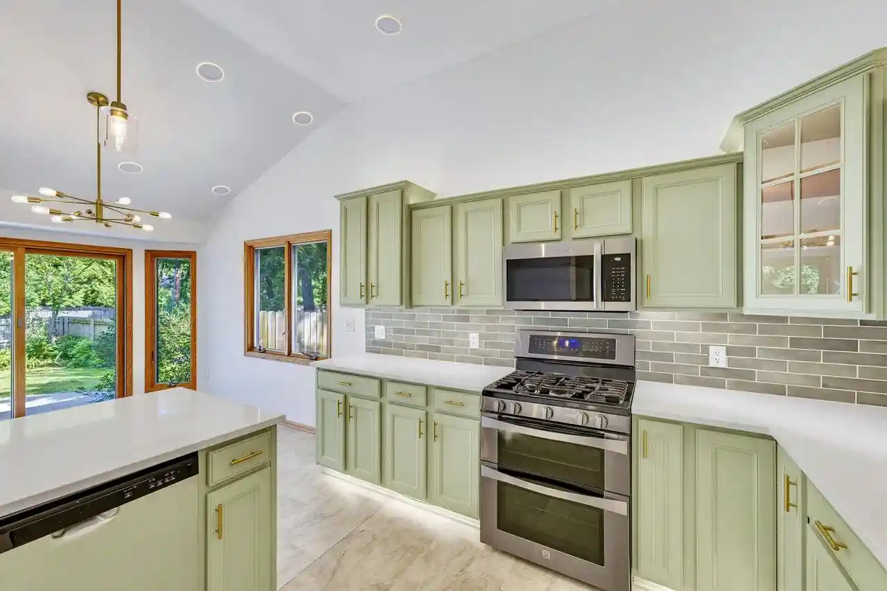 3rd image of 10063 64Th Avenue Avenue, Pleasant Prairie, WI 53158 | MLS# 1970573