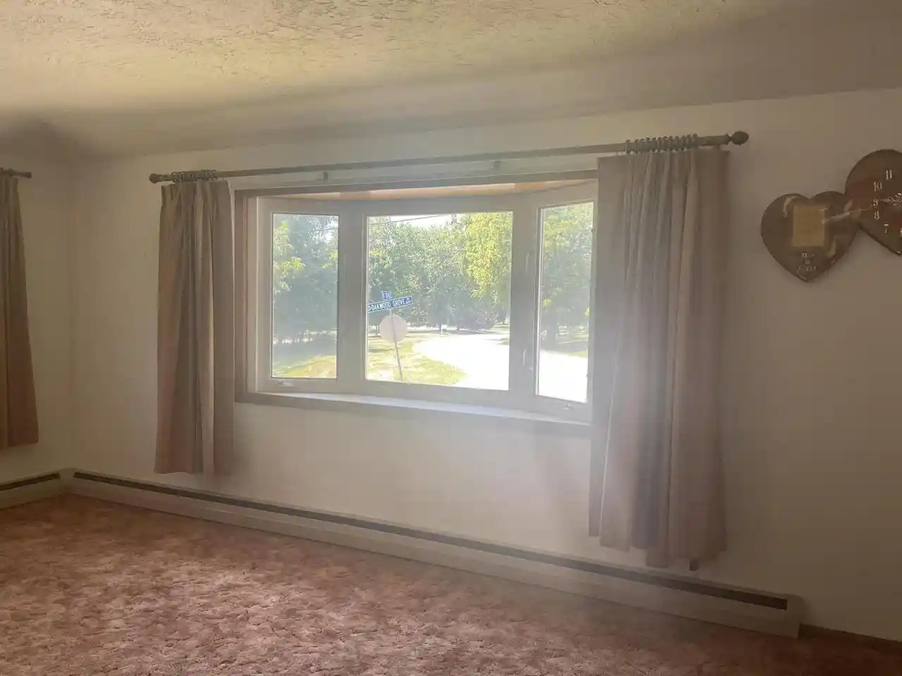 3rd image of W297N2968 Oakwood Grove Road Road, Pewaukee, WI 53072 | MLS# 1970576