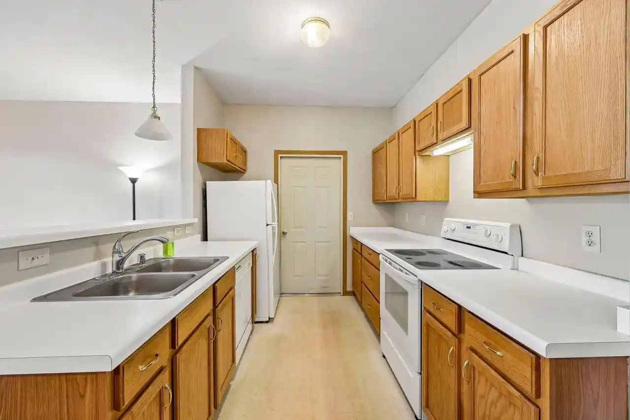 3rd image of 6949 S Rolling Meadows Circle Circle, Oak Creek, WI 53154 | MLS# 1970583