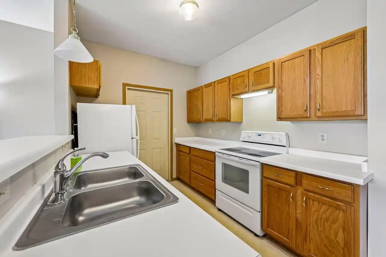 25th image of 6949 S Rolling Meadows Circle Circle, Oak Creek, WI 53154 | MLS# 1970583