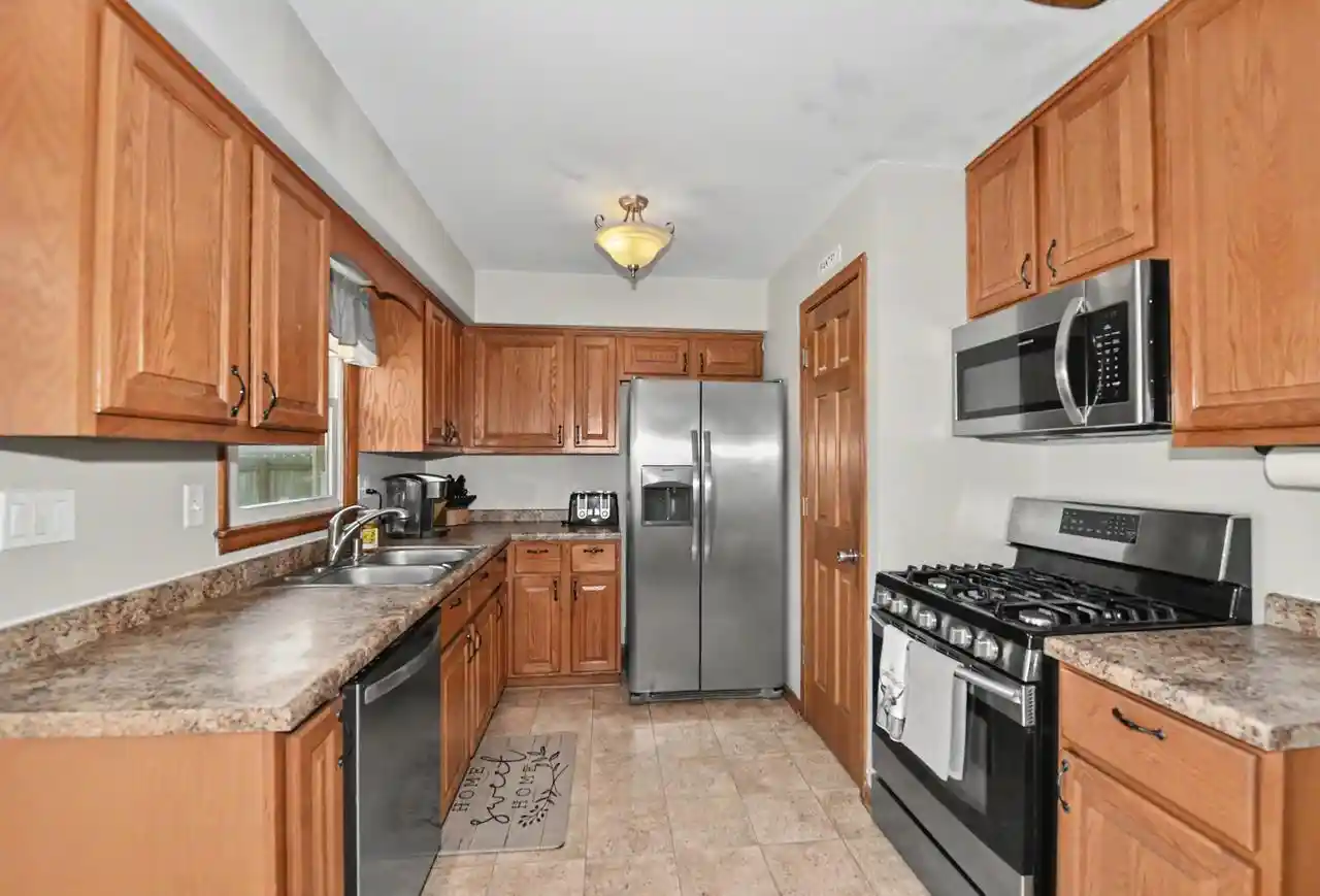 Homes for sale in South Milwaukee, WI | 729 Clark Avenue Avenue, South Milwaukee, WI 53172 | MLS# 1970591