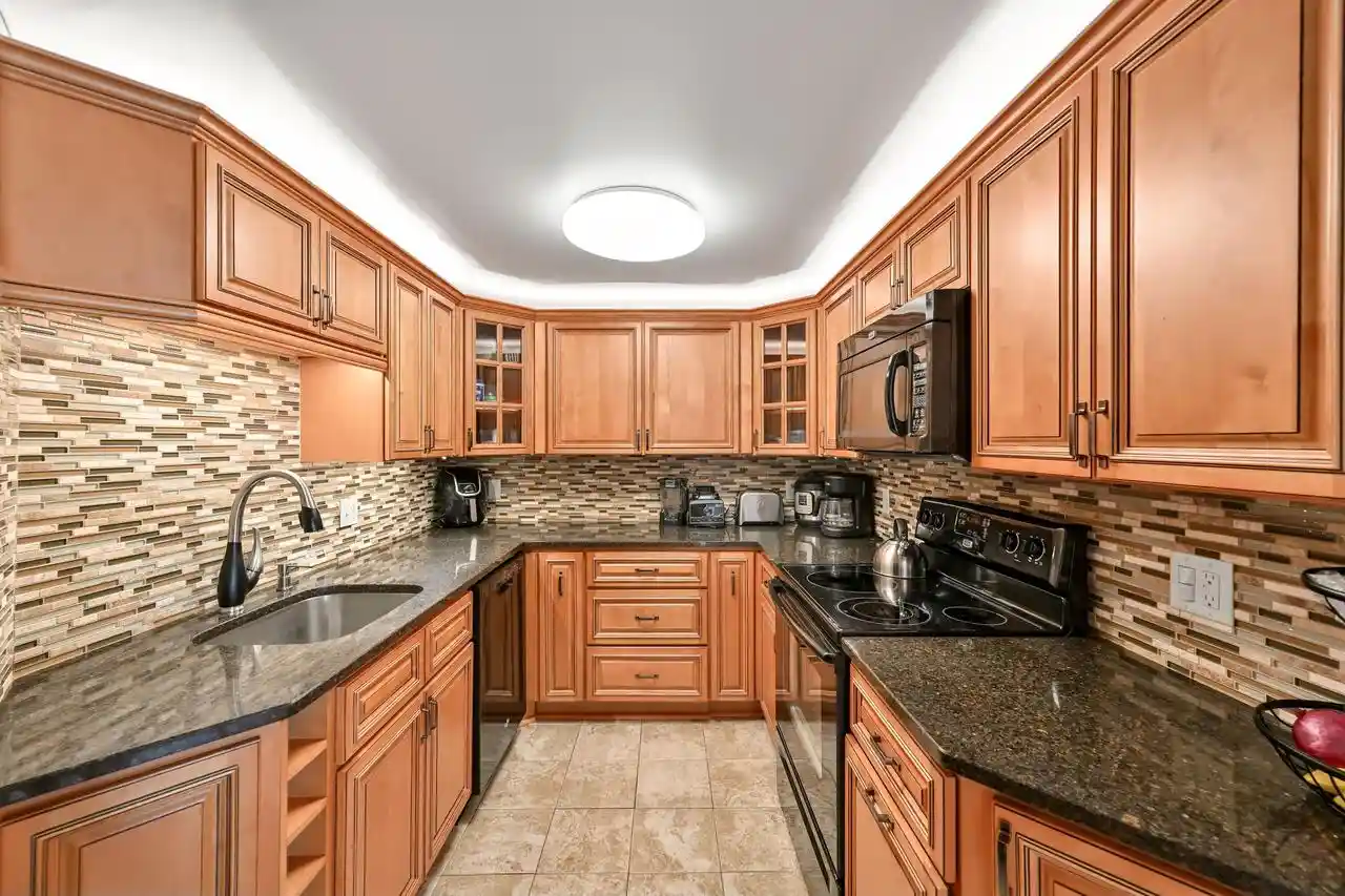 Homes for sale in Milwaukee, WI | 1633 N Prospect Avenue Avenue #7E, Milwaukee, WI 53202 | MLS# 1970598