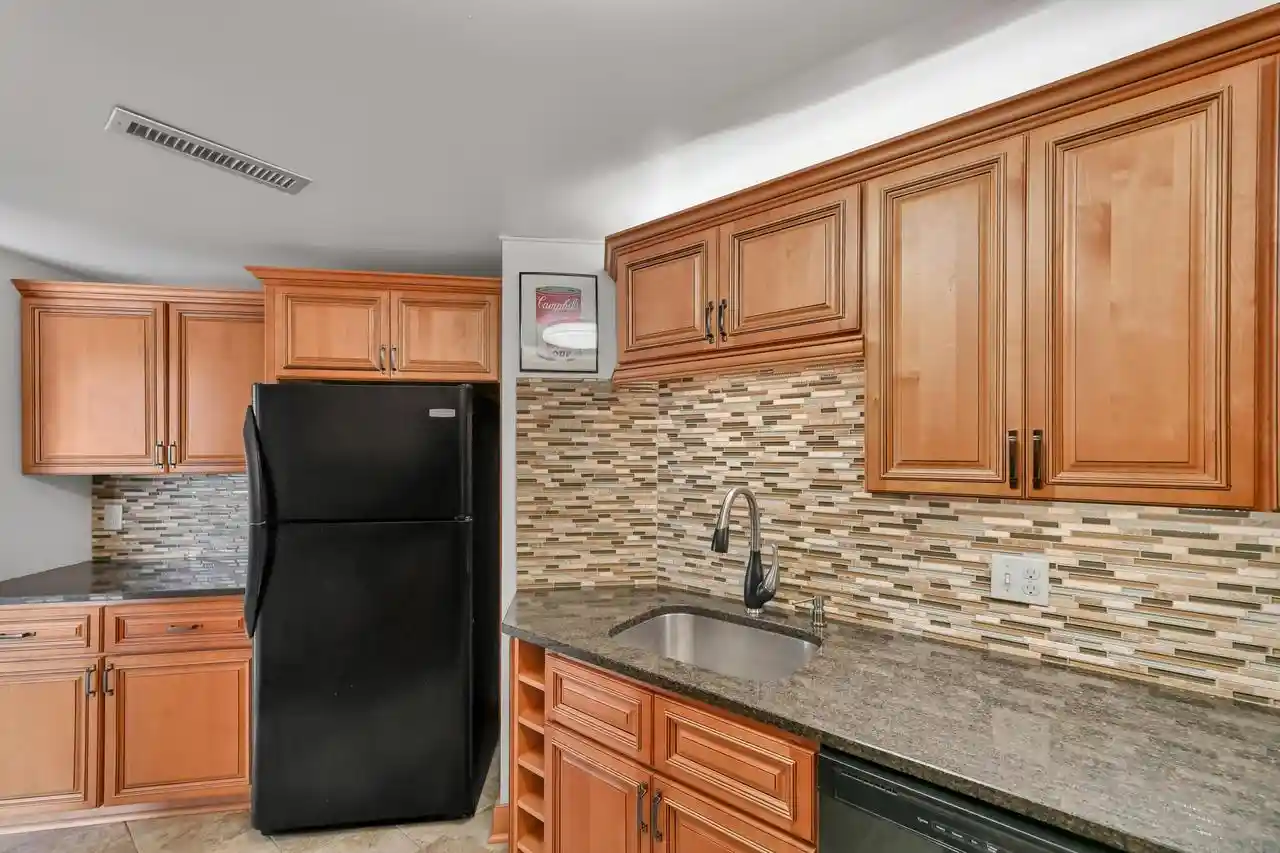 Homes for sale in Milwaukee, WI | 1633 N Prospect Avenue Avenue #7E, Milwaukee, WI 53202 | MLS# 1970598