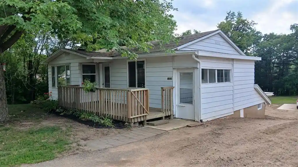 Homes for sale in Chippewa Falls, WI | 1004 Jefferson Avenue Avenue, Chippewa Falls, WI 54729 | MLS# 1603027
