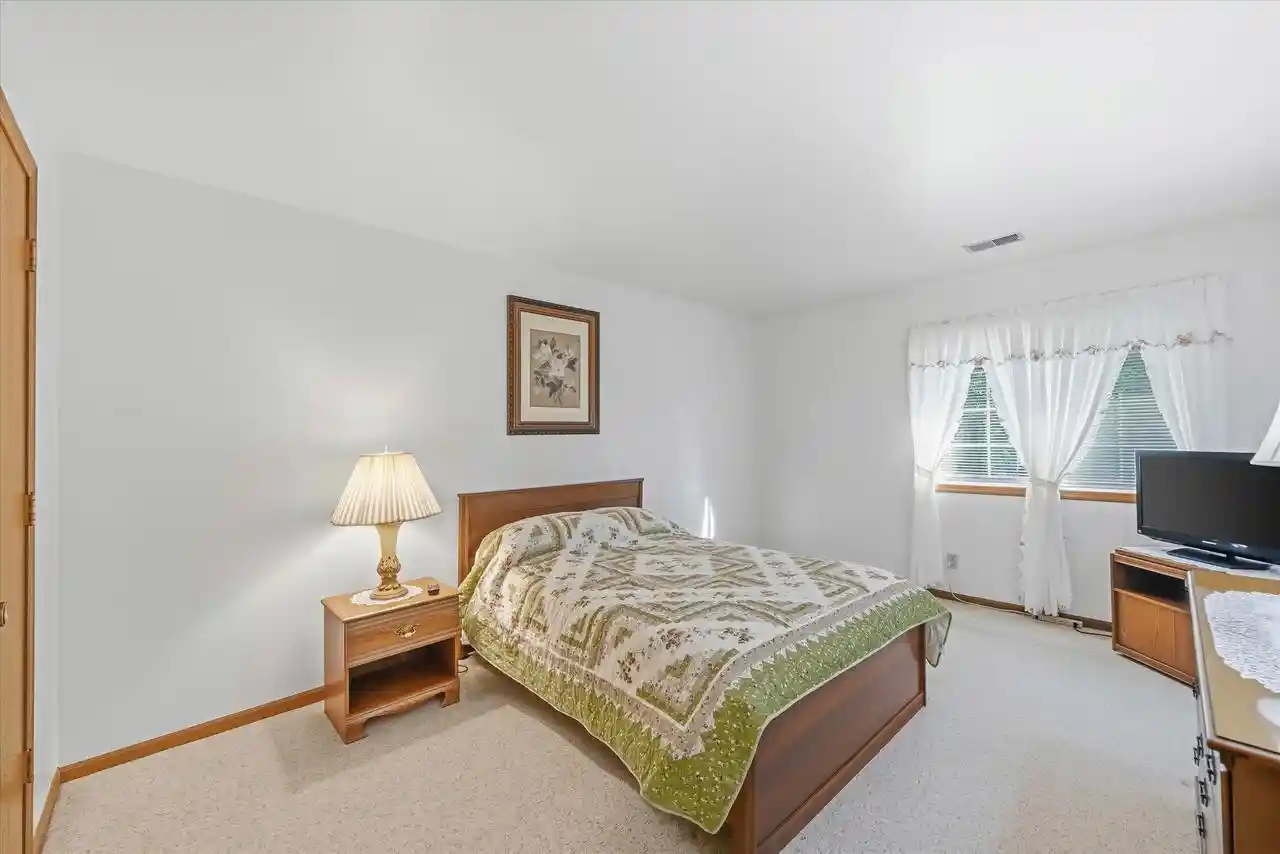 Homes for sale in Port Washington, WI | 1755 Parknoll Lane Lane #4, Port Washington, WI 53074 | MLS# 1970628