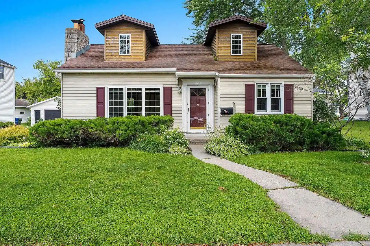 1st image of 1313 Lost Dauphin Road Road, De Pere, WI 54115 | MLS# 50328724