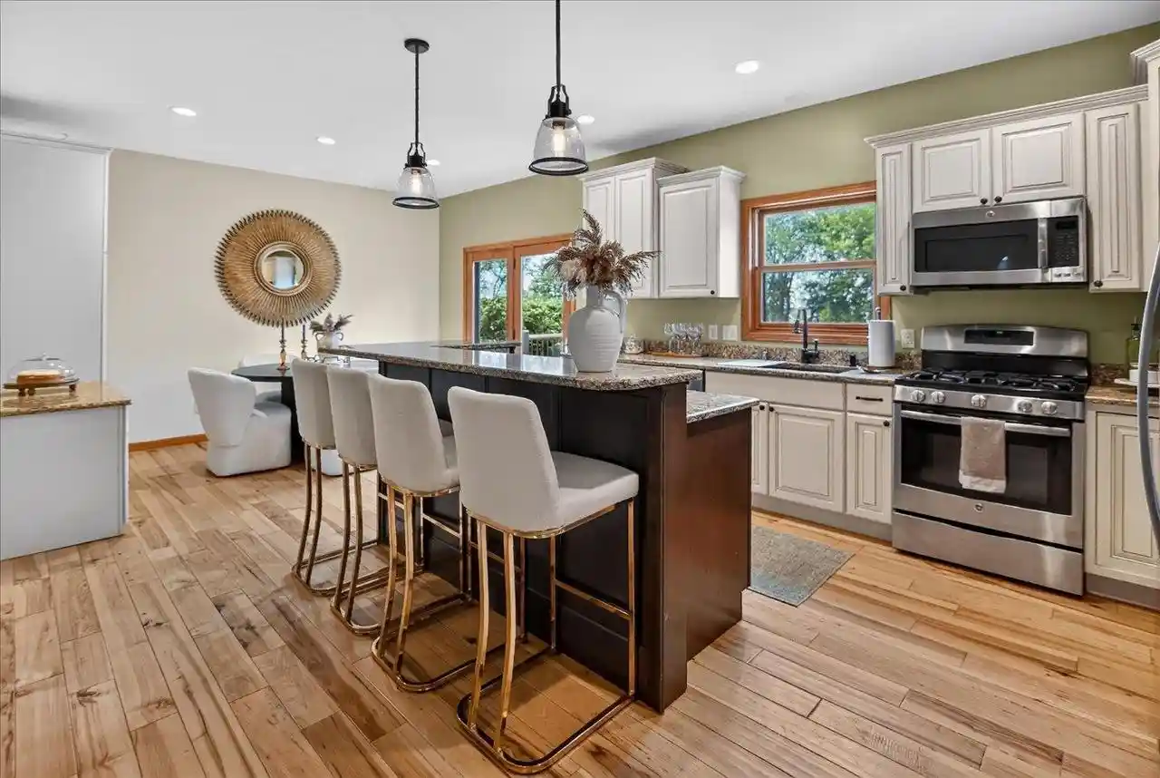 Photo 4 of Single family home for sale at 1730 Stonehaven Dr Dr, Sun Prairie, WI 53590 | MLS# 2027602 | Listing updated on 2026-08-25