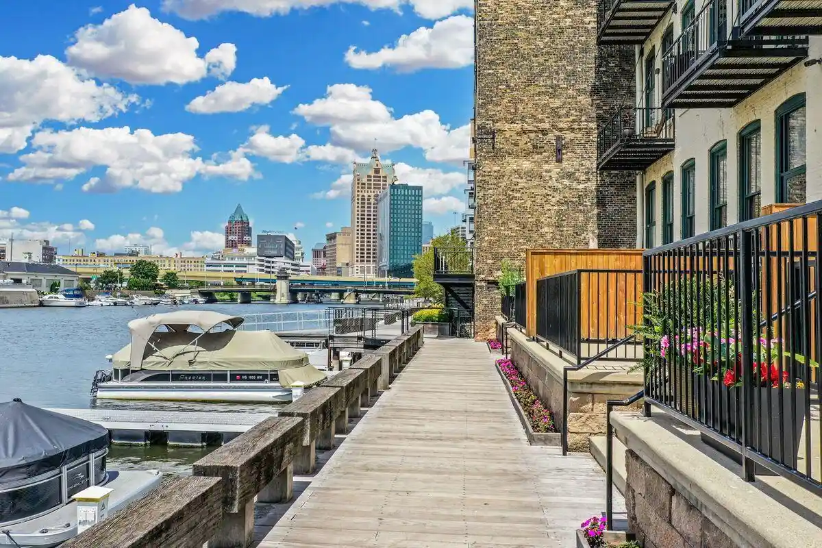 Listing Photo 4 - Condo for sale in building located at 205 N Water St St, Milwaukee, WI 53202 - Unit #200