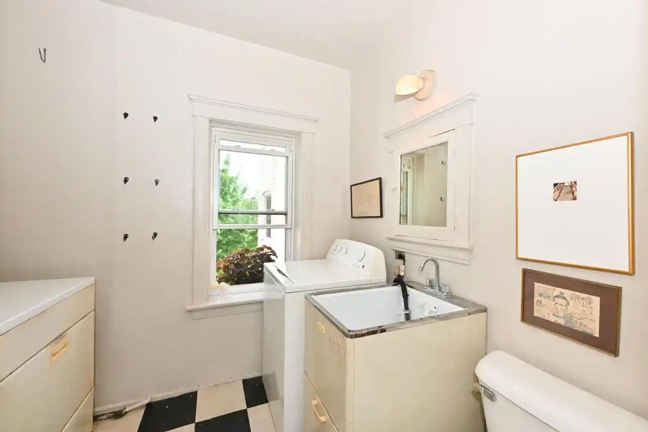 Listing Photo 5 - Condo for sale in building located at 2230 E Bradford Ave Ave, Milwaukee, WI 53211 - Unit #H