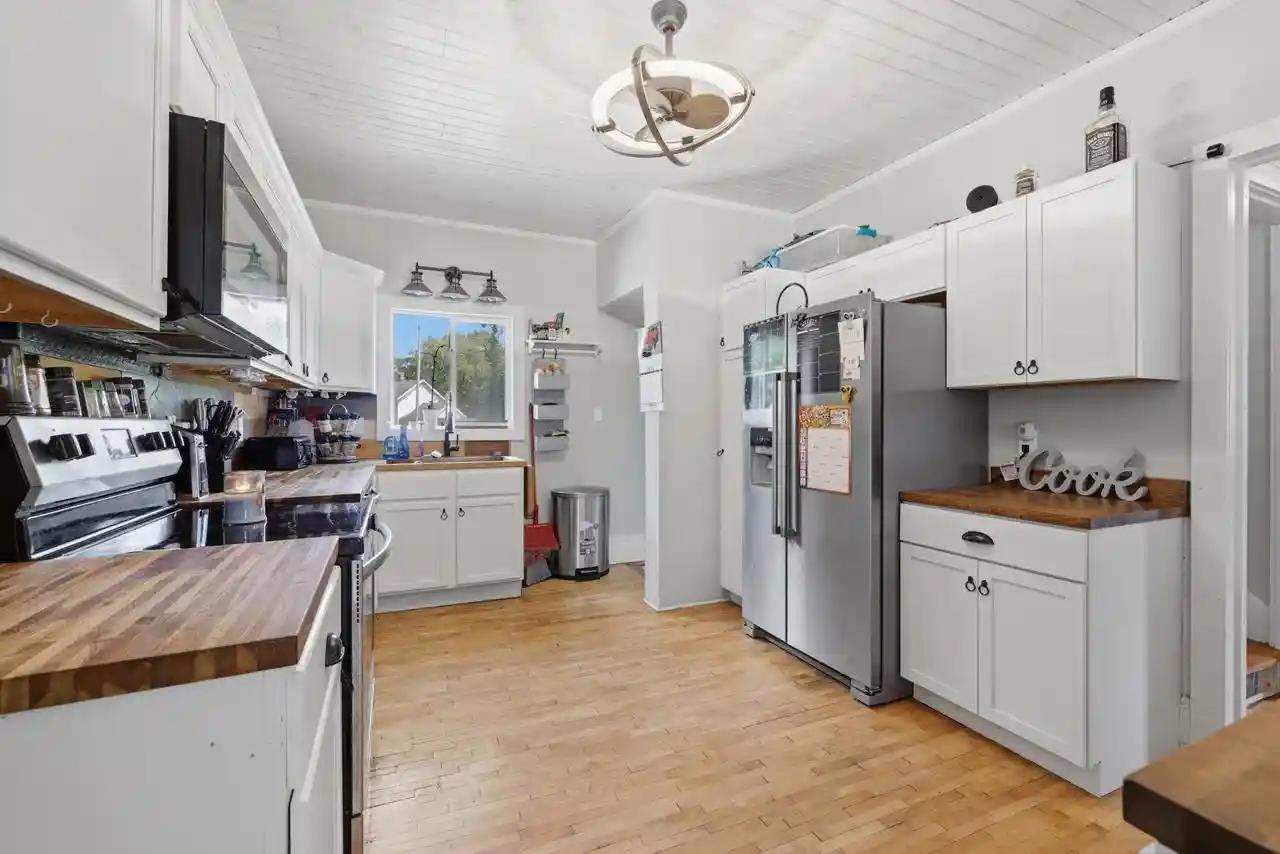3rd image of 427 5Th Street Street, Waupaca, WI 54981 | MLS# 50328707