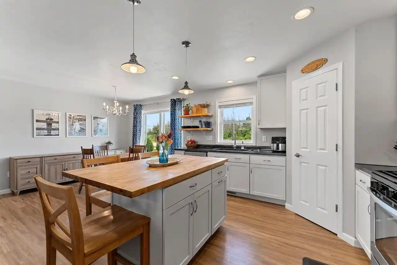 2nd image of N9182 Dylan Dr Dr, Appleton, WI 54915 | MLS# 50328749
