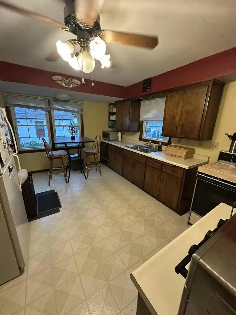 3rd image of 5507-5509 W Oklahoma Ave Ave, Milwaukee, WI 53219