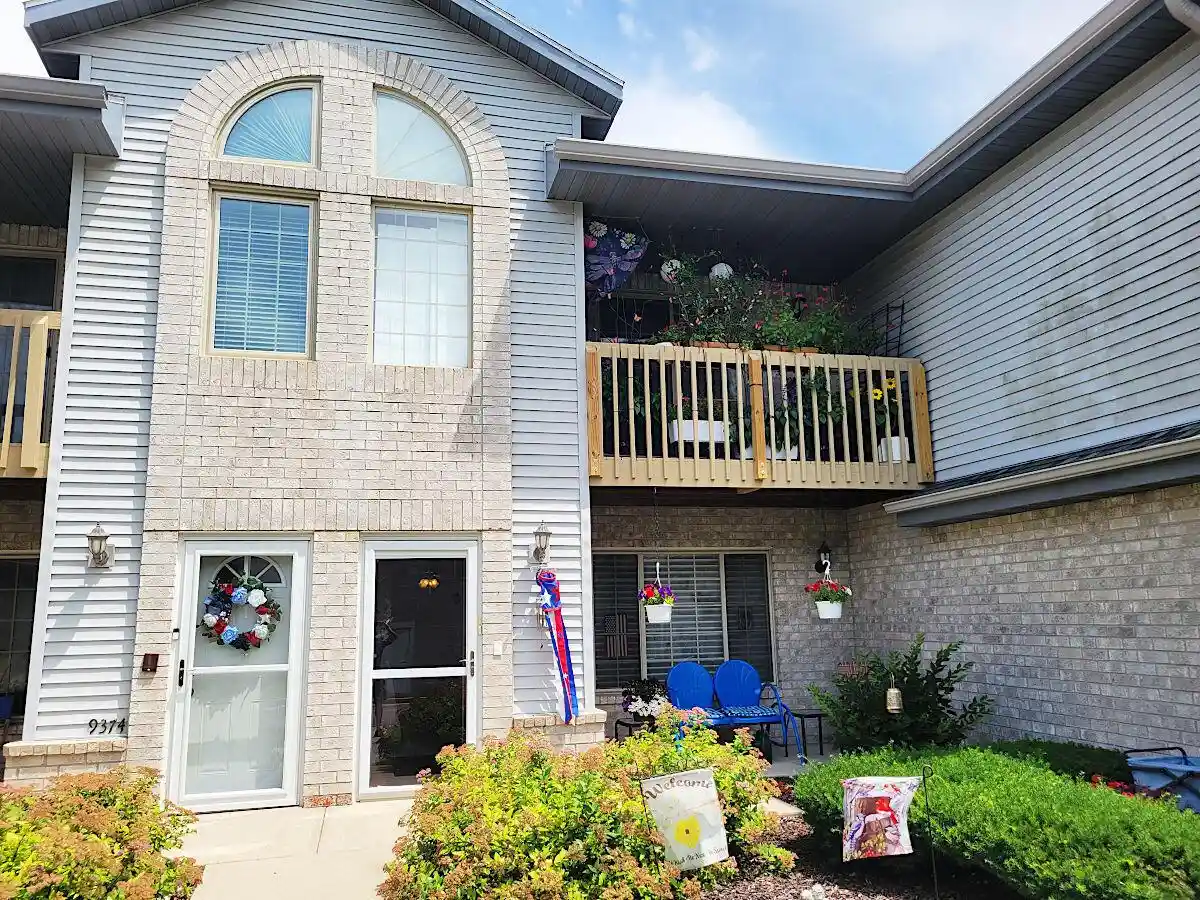 Homes for sale in Franklin, WI | 9374 W Loomis Road Road #7, Franklin, WI 53132 | MLS# 1970668